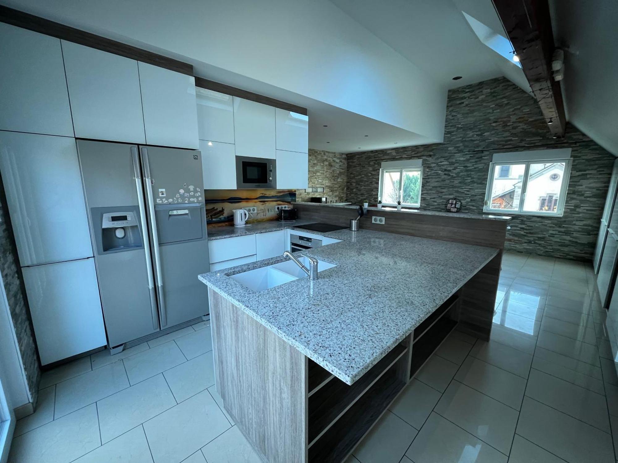 Apartment Avec Piscine Interieure